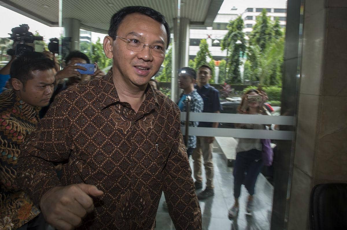 https://cdn.idntimes.com/content-images/post/20161024/antarafoto-ahok-ke-bareskrim-241016-wsj-4-755ddd3db2f7ad78fa95ac5c98da5099.jpg