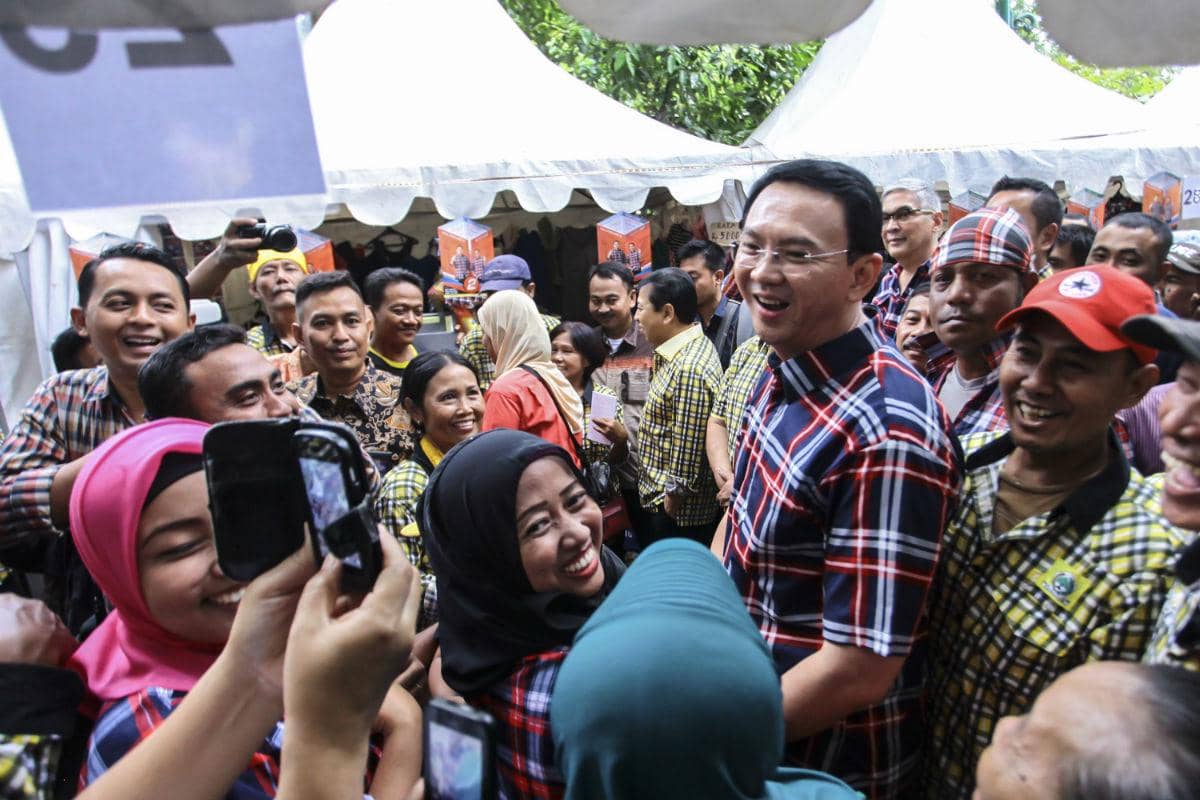 https://cdn.idntimes.com/content-images/post/20170127/antarafoto-ahok-kunjungi-pasar-murah-dan-hiburan-rakyat-200117-adm-4-a19cf06b986bfce14b401e5850228f94.jpg