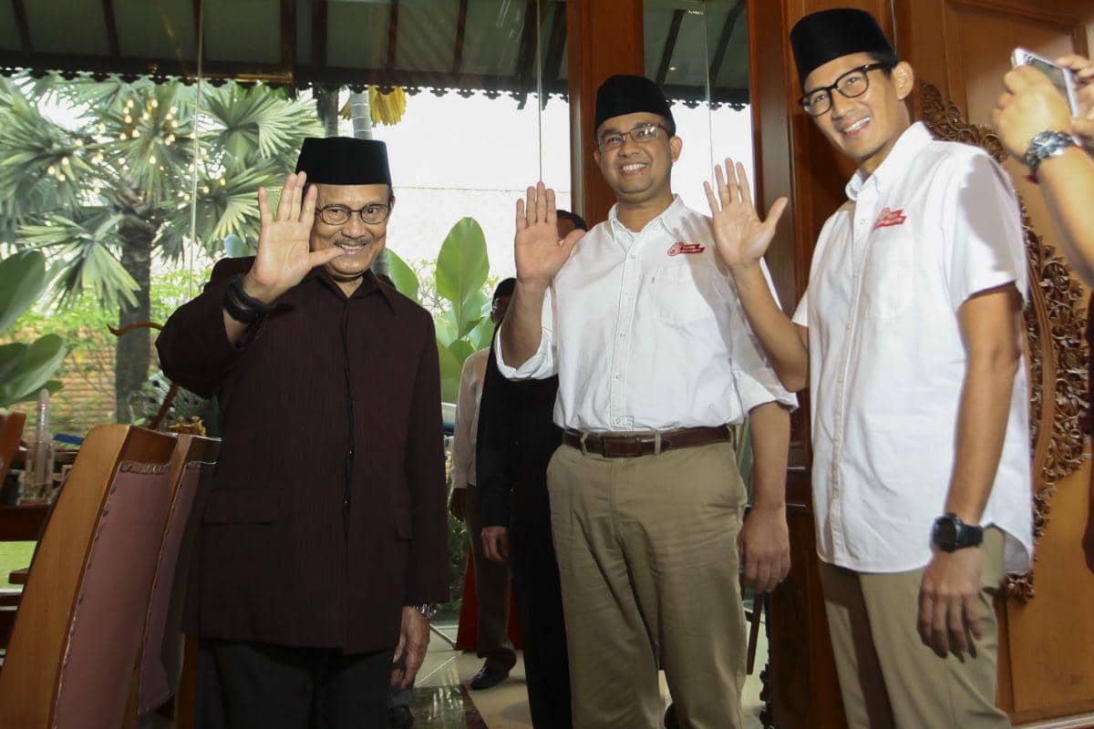 https://cdn.idntimes.com/content-images/post/20170127/antarafoto-anies-sandi-temui-habibie-260117-adm-2-2e00c5655ac647eeb4f8f6c220b023ae.jpg