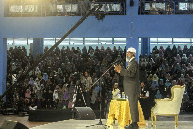 https://cdn.idntimes.com/content-images/post/20170404/antarafoto-dialog-zakir-naik-di-bandung-020417-na-4-1491287158-75577-0d212351e6938f100c88a247baa2e3b1.jpg