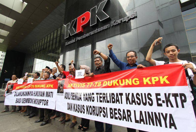 https://cdn.idntimes.com/content-images/post/20170402/antarafoto-dukung-kpk-ungkap-kasus-korupsi-ektp-jakarta-220317-rn-1491125243-98840-a1635ccf4e61b11d93ee3d3c78952b5c.jpg
