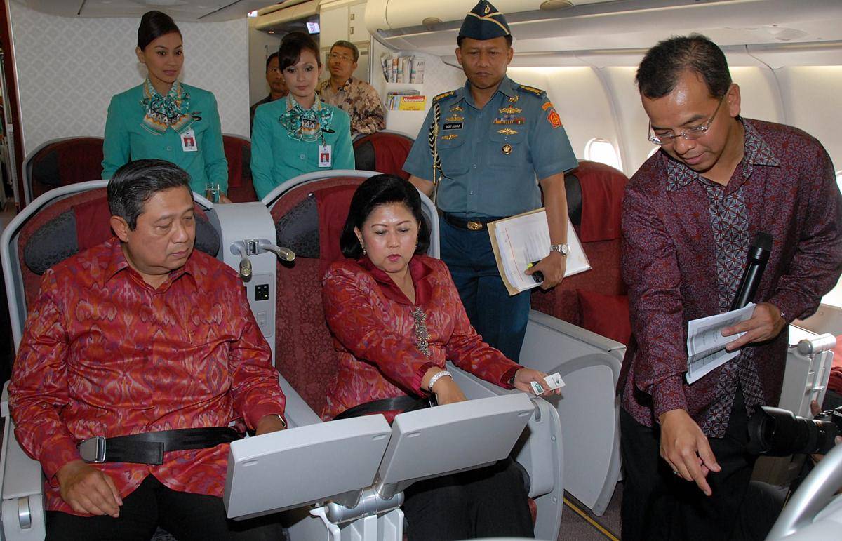 https://cdn.idntimes.com/content-images/post/20170201/antarafoto-emirsyah-satar-190117-6-77ffae02399872c8eff4342117a446ae.jpg