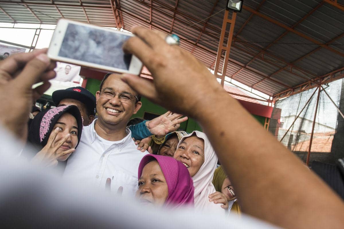https://cdn.idntimes.com/content-images/post/20170106/antarafoto-janji-calon-gubernur-anis-baswedan-050117-agr-04-a013585d2cb1687b4fb7081d83c2c6c4.jpg