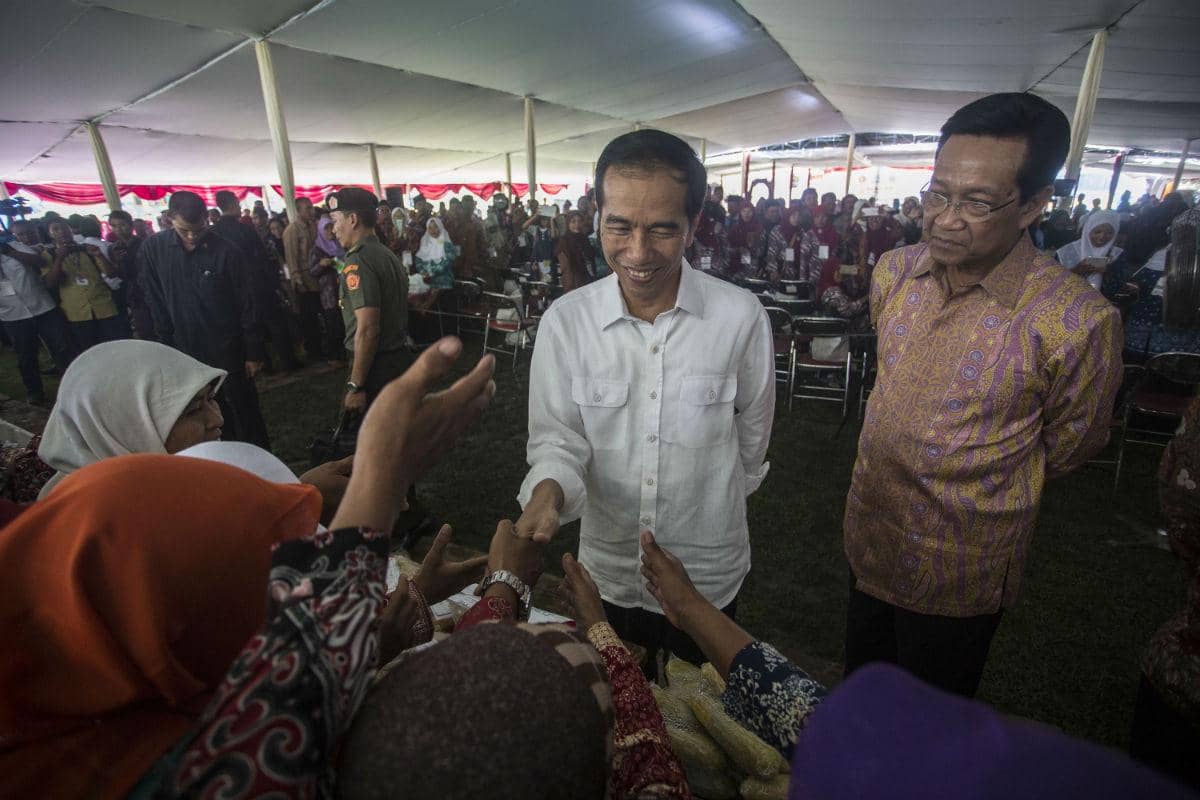https://cdn.idntimes.com/content-images/post/20161018/antarafoto-jokowi-tinjau-kampung-kb-101016-hnd-2-f6d57378ae020cd4d9589bb9e1cd1938.jpg