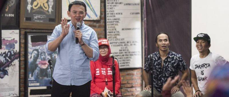 https://cdn.idntimes.com/content-images/post/20170419/antarafoto-kampanye-basuki-di-gang-potlot-130417-agr-2-1492599966-66457-d617a9d0ec1cf03ed152d55127a39882.jpg