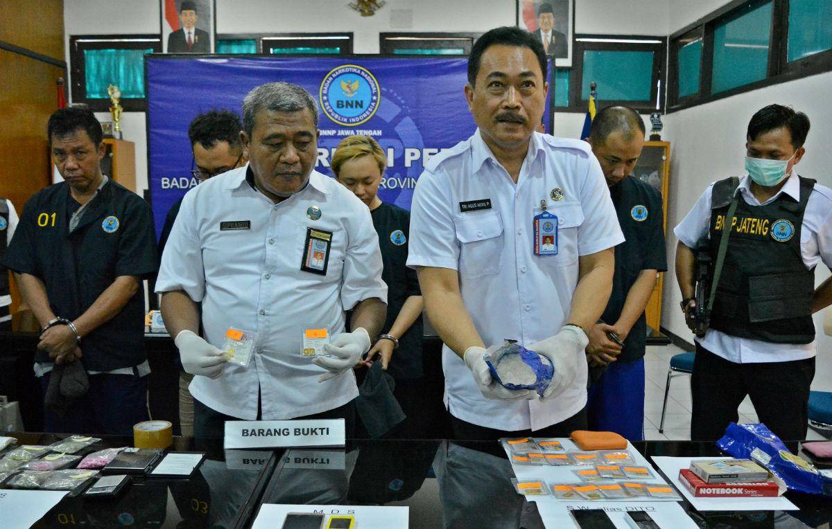 https://cdn.idntimes.com/content-images/post/20170203/antarafoto-kasus-narkotika-nusakambangan-010217-tom-1-5bdf9f46f1cec0c0ebc03da63558291c.jpg