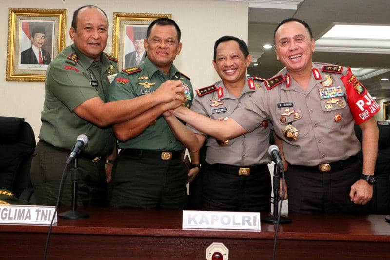https://cdn.idntimes.com/content-images/post/20170221/antarafoto-konferensi-pers-kapolri-100217-humas-1-1487649494-21646-132626d8e37cc409c92d8f5f232794d4.jpg