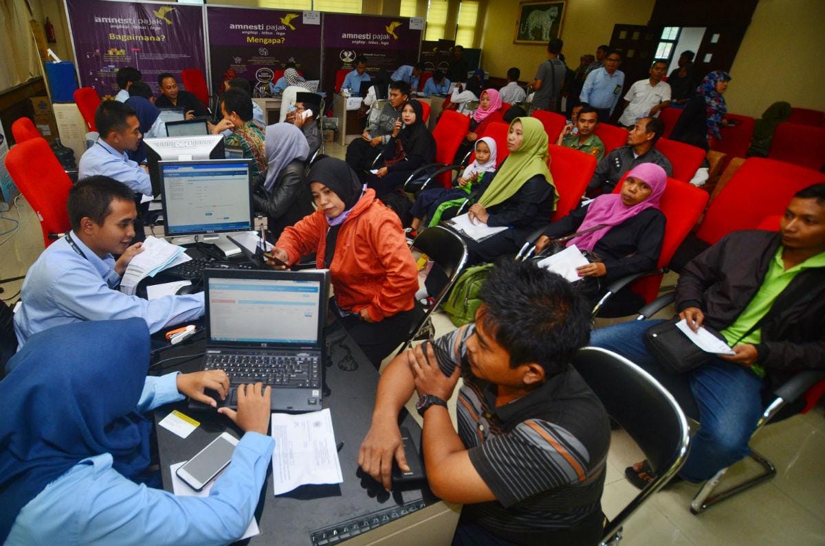 https://cdn.idntimes.com/content-images/post/20170330/antarafoto-pencapaian-surat-pemberitahuan-pajak-tahunan-290317-adb-3-532f58307c6a6c4e103edbb0cf4a3d84.jpg