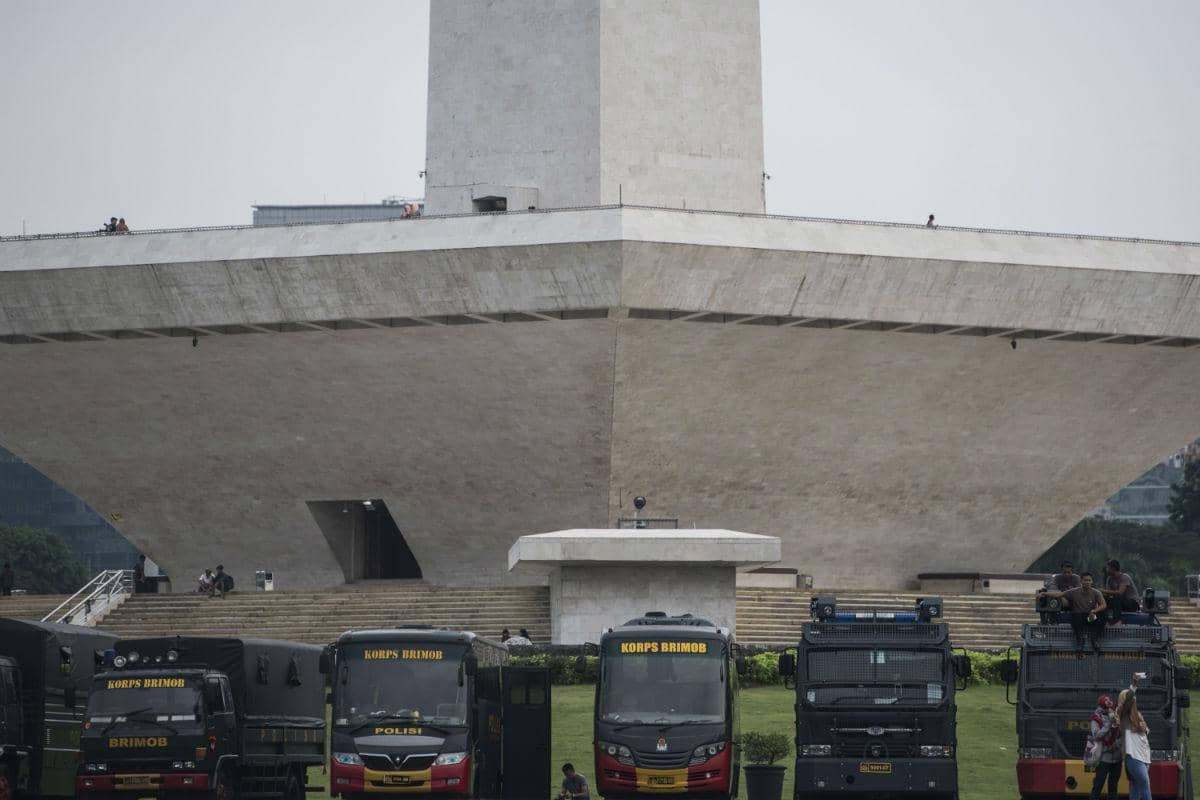 https://cdn.idntimes.com/content-images/post/20161104/antarafoto-pengamanan-jelang-aksi-4-november-031116-sgd-4-671bced079b2fa0bb80af8229b78b983.jpg