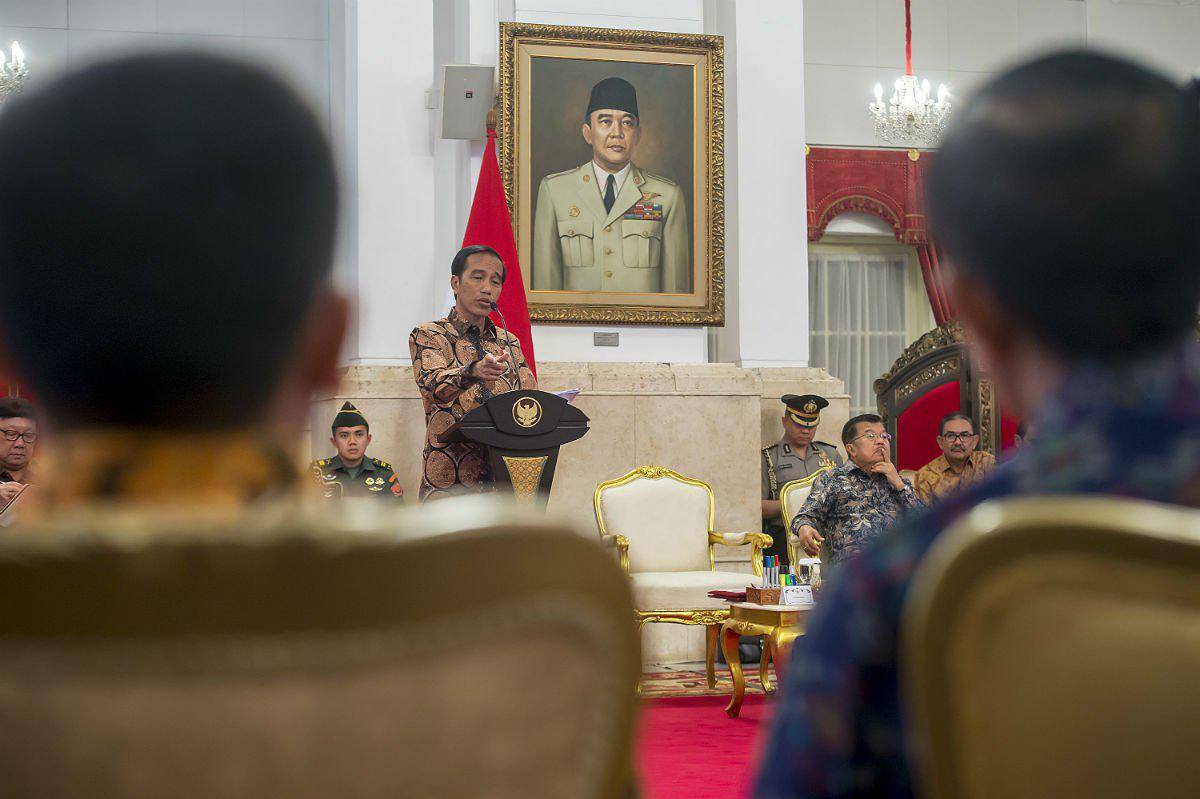 https://cdn.idntimes.com/content-images/post/20170123/antarafoto-rakor-presiden-dan-gubernur-201016-wsj-3-ffb8ecb9ba93bde891a959dbaffbd299-8e860ac7d5e5798f6151b4ffd25f6d4a.jpg