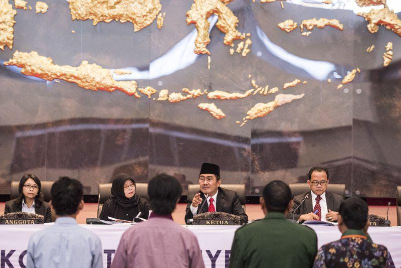 https://cdn.idntimes.com/content-images/post/20170331/antarafoto-sidang-kode-etik-penyelenggara-pemilu-300317-agr-1-1490933717-54020-feee72873ece526e6cc4cb63c69bae16.jpg