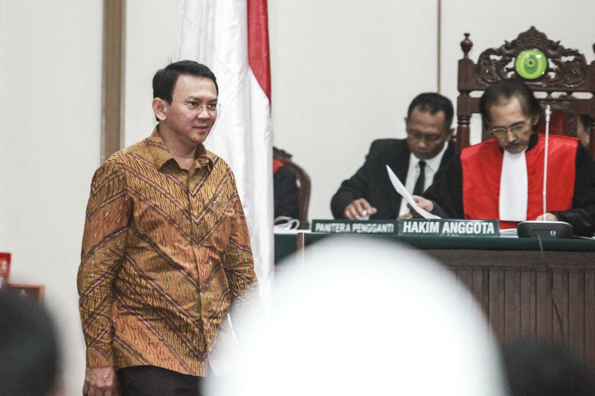 https://cdn.idntimes.com/content-images/post/20170124/antarafoto-sidang-lanjutan-ahok-240117-adm-2-352da7c7d33f8a75b4c9009bbb2a9702.jpg