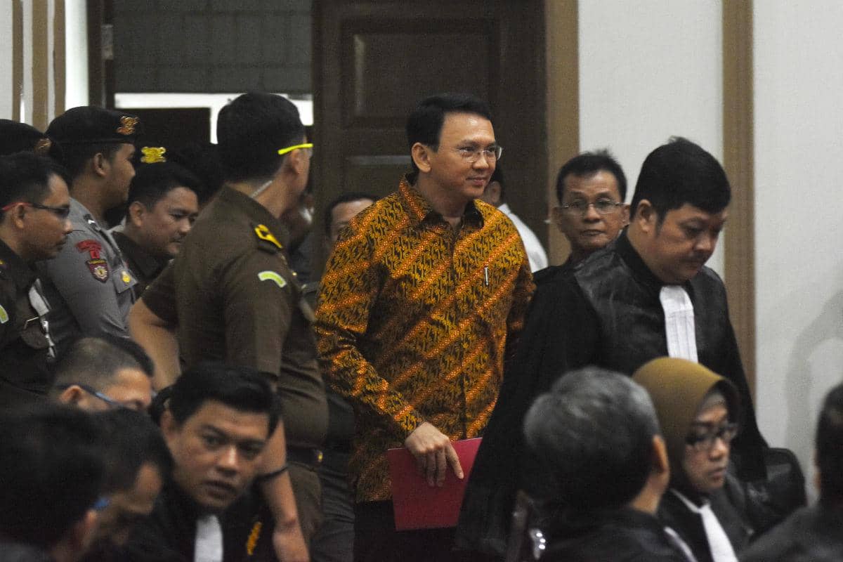 https://cdn.idntimes.com/content-images/post/20170425/antarafoto-sidang-pledoi-ahok-250417-ies-1-cd7ea1d248ce66b116f173de02a270e9.jpg