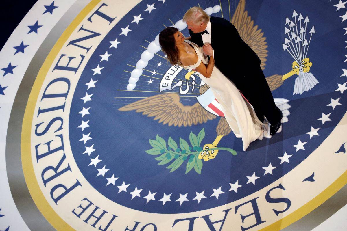 https://cdn.idntimes.com/content-images/post/20170208/antarafoto-usa-trump-inaugurationball-21012017-50defe10e5bf93f041027b127c1edf91.jpg