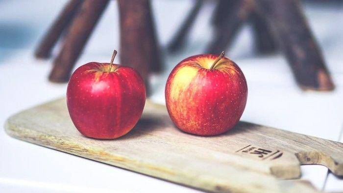 http://cdn.idntimes.com/content-images/post/20160426/apples-on-table-e1441957495396-6111470db6fb56691d3c458c0b157b2e.jpg