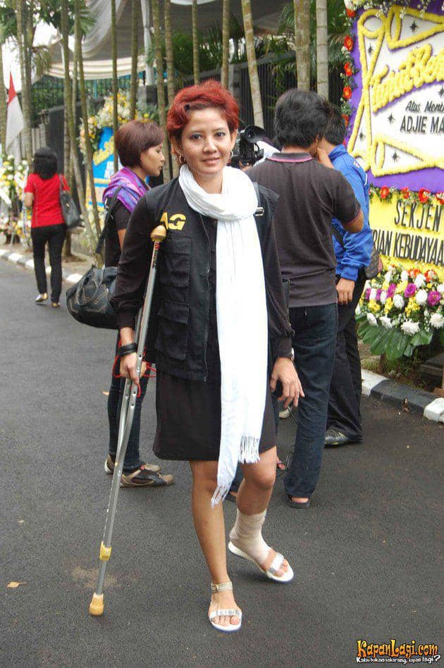 https://cdn.idntimes.com/content-images/post/20170309/artis-artis-yang-mantap-mengenakan-hijab-20130722-020-rita-3351361ce35fdb963f1c0e6d1860c220.jpg