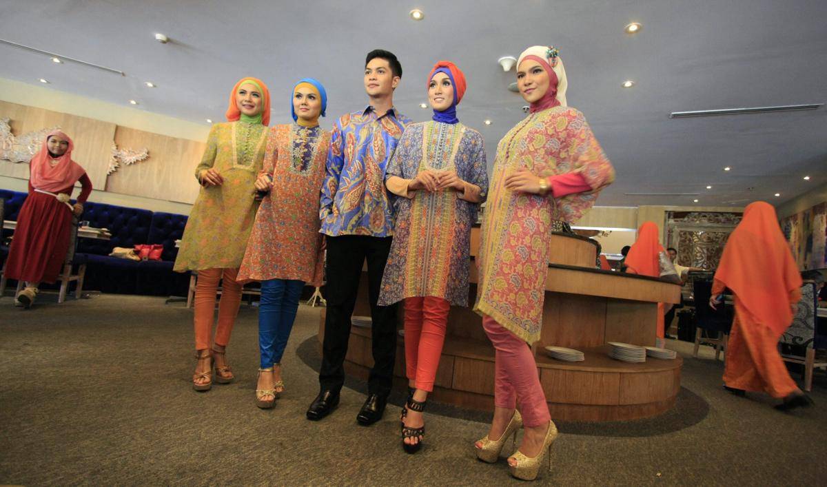 http://cdn.idntimes.com/content-images/post/20160704/baju7-2531396c420038d49761f8ba7d9c4306.jpg