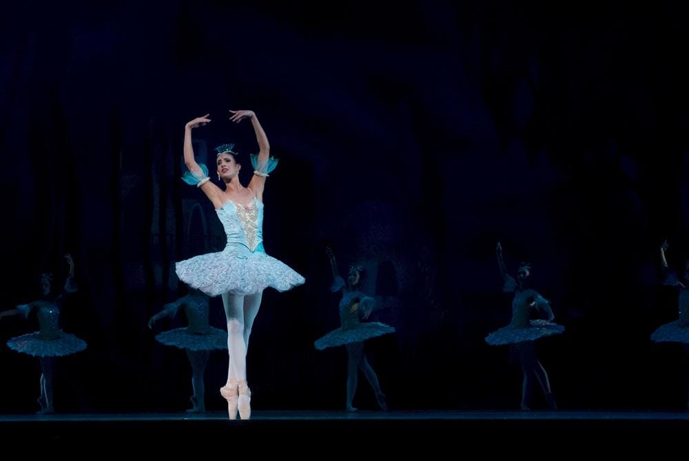 https://cdn.idntimes.com/content-images/post/20160929/ballet-ballerina-performance-don-quixote-46158-a0b63d9024275d75ead25e79a6ab1fa6.jpeg