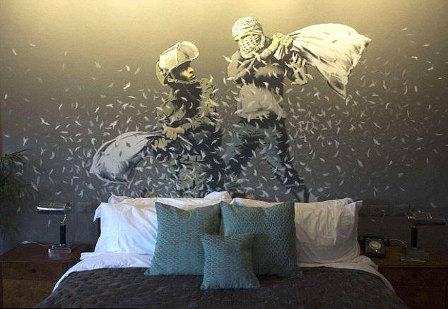 https://cdn.idntimes.com/content-images/post/20170312/banksy-3-1c775bf869e7d0dbb0a197b74d930cf3.jpg