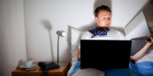 http://cdn.idntimes.com/content-images/post/old/bd52d-man-bed-working1.jpg