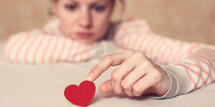 https://cdn.idntimes.com/content-images/post/20170410/be-strong-after-a-breakup-1-1fa77bf8fe3e05aedd22a1188a23d71e.jpg