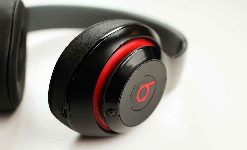 https://cdn.idntimes.com/content-images/post/20161214/beats-by-dre-4d3fa30f57178ae742a564f155a84783.jpg