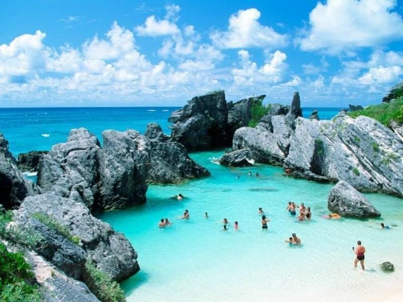 https://cdn.idntimes.com/content-images/post/20170108/bermuda-3c973b13e0f77e053ce294377e503345.jpg