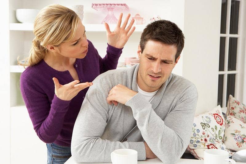 https://cdn.idntimes.com/content-images/post/20170217/bigstock-couple-having-argument-at-home-16858187-62794cfe1714b7c1ee645de1f2f309d9.jpg