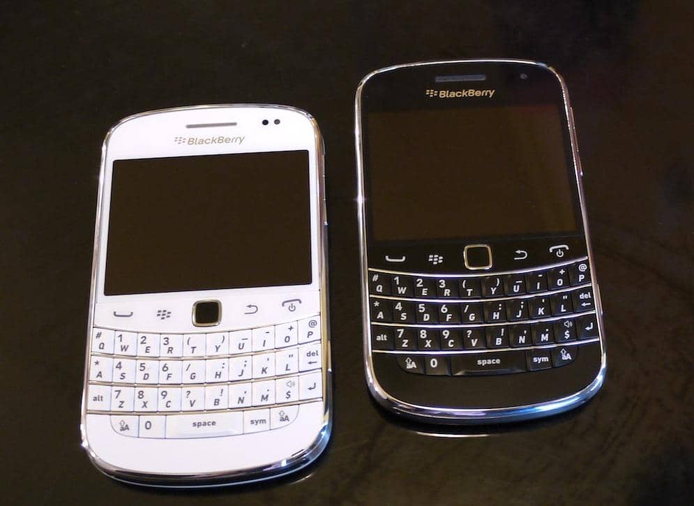 https://cdn.idntimes.com/content-images/post/20161010/blackberry-bold-9900-white-sg-0-589cf792e178bd6cf65a6d3205c6f419.jpg