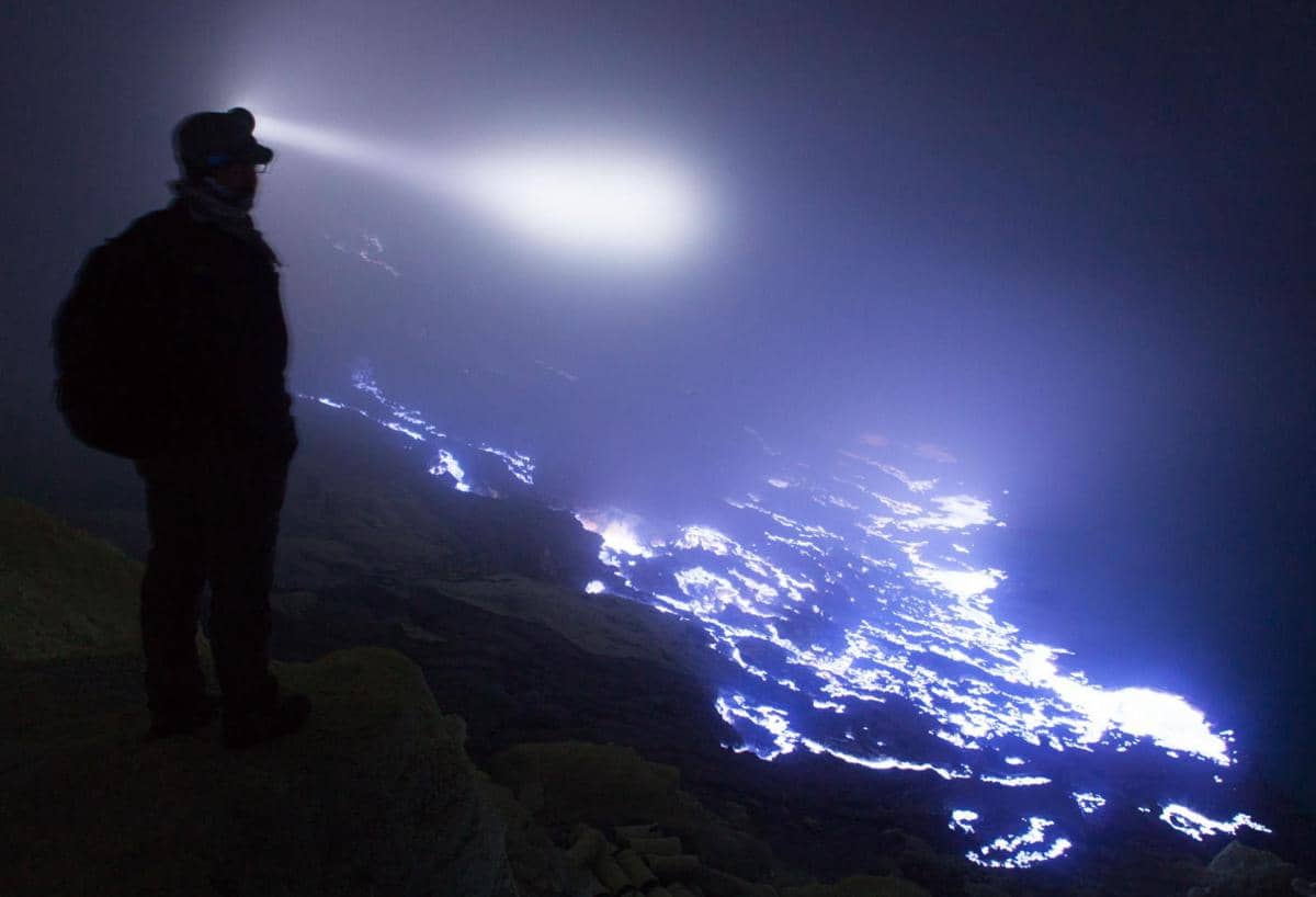 http://cdn.idntimes.com/content-images/post/20151210/blue-fire-ijen-5cf2b13297d6e298fa30af6fca74ab47.jpg