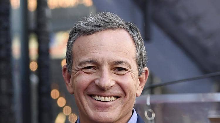 https://cdn.idntimes.com/content-images/post/20170204/bob-iger-ls-2fcb3b32ea7bd9a8e709d8ebf88a5a5e.jpeg
