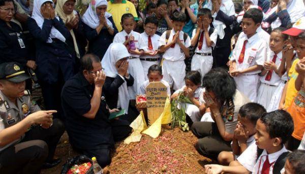 http://cdn.idntimes.com/content-images/post/20151011/bocahdalamkardus.jpg