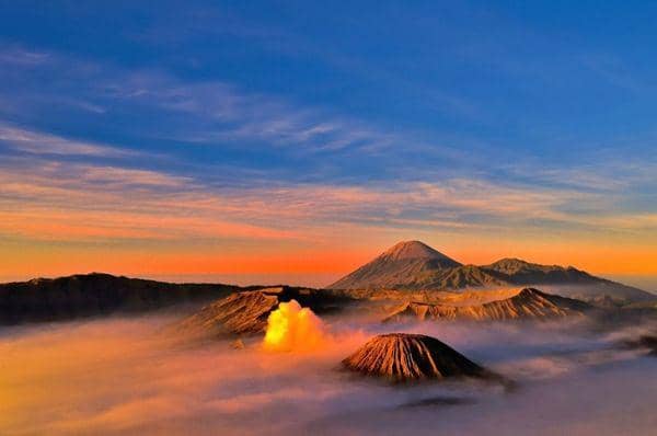 http://cdn.idntimes.com/content-images/post/20160205/bromo-satujam-c3df96dbda3108ce73362a624c367bdc.jpg