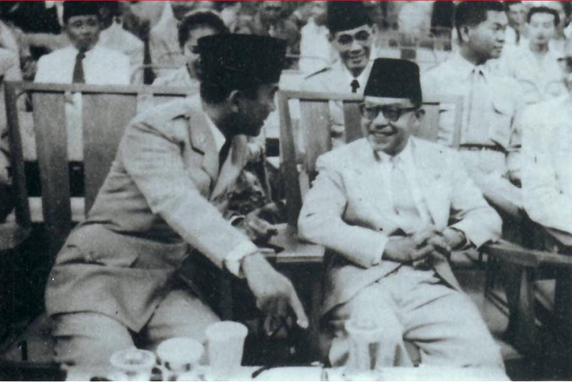 http://cdn.idntimes.com/content-images/post/20160816/bung-karno-dan-bung-hatta-726bb214d48fa288c21aa1dea5157174.jpg