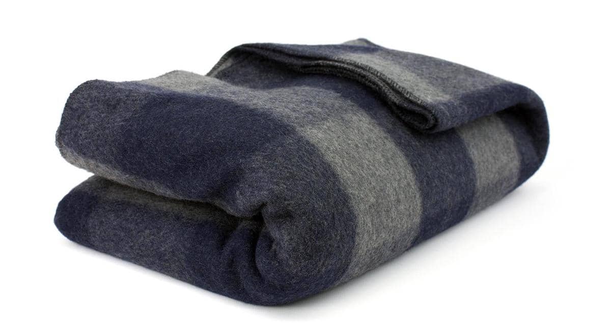 http://cdn.idntimes.com/content-images/post/20160114/bunkhouse-plaid-wool-blanket-grey-blue-b97529a01abf589e593c1d2561963e26.jpg