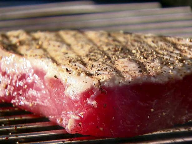 https://cdn.idntimes.com/content-images/post/20170505/bx0404h-grilled-tuna-steaks-s4x3jpgrendhgtvcom616462-9cd49e4277a647ba4499e69169c9b390.jpeg