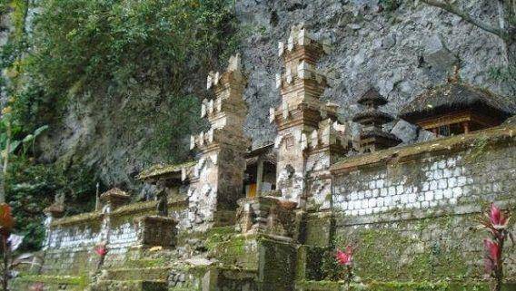 http://cdn.idntimes.com/content-images/post/20151030/candikarangasem.jpg