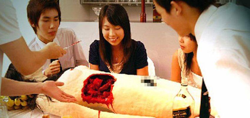 http://cdn.idntimes.com/content-images/post/20160807/cannibalisticsushi-crackedcom-5212ff40186f25b85d78856af9da6b2e.jpg