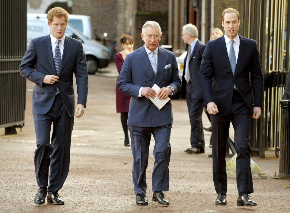 https://cdn.idntimes.com/content-images/post/20170209/charles-william-harry-47a1fd6c97153d65c2a0935857228de1.jpg