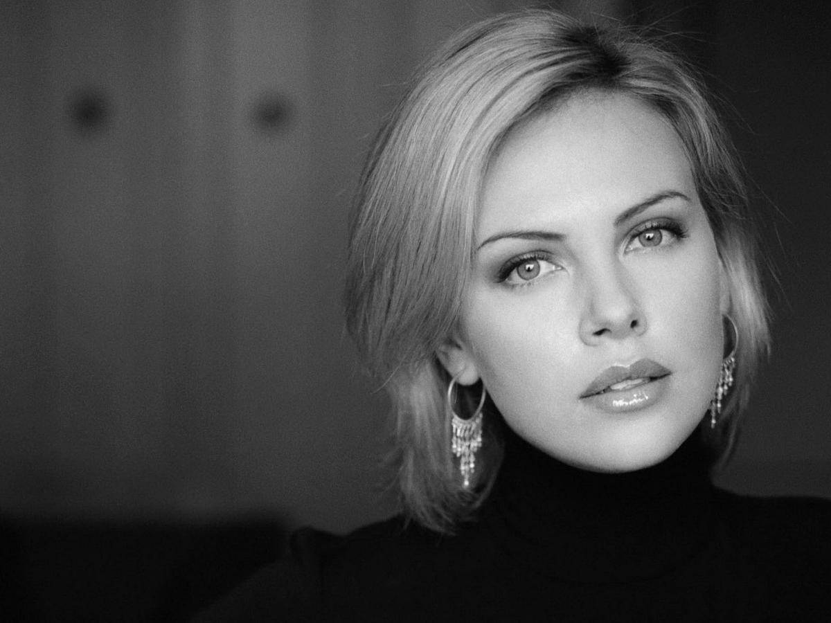 https://cdn.idntimes.com/content-images/post/20160930/charlize-theron-hd-wallpapers-cool-desktop-widescreen-backgrounds-c92afcaf69771d40f31603b8921505fb.jpg