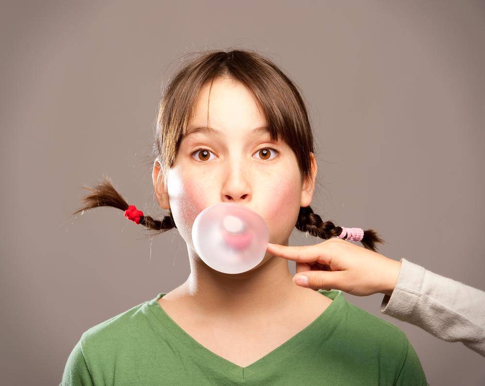 https://cdn.idntimes.com/content-images/post/20170227/chewing-gum-1037cfb3baff98c617f320c379702287.jpg