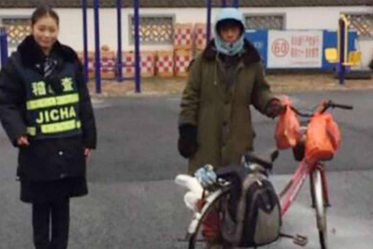 https://cdn.idntimes.com/content-images/post/20170125/chinesecycleman2501a-022df5f4e7a17612231a0bbebb99794c.jpg