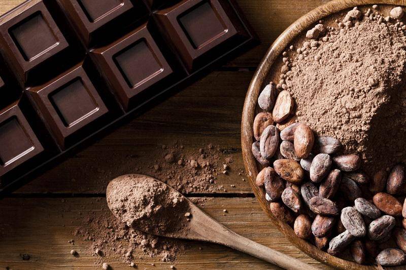 https://cdn.idntimes.com/content-images/post/20170505/chocolate-bar-cocoa-beans-and-ground-cocoa-shot-directly-above-000064951397-large-503e91e52d3ce3ce091077c91f487b22.jpg