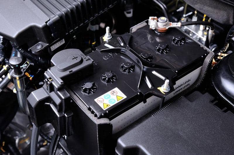 https://cdn.idntimes.com/content-images/post/20170331/clean-car-batteries-2eda0e58c1141424eca7a3f8e27265ea.jpg