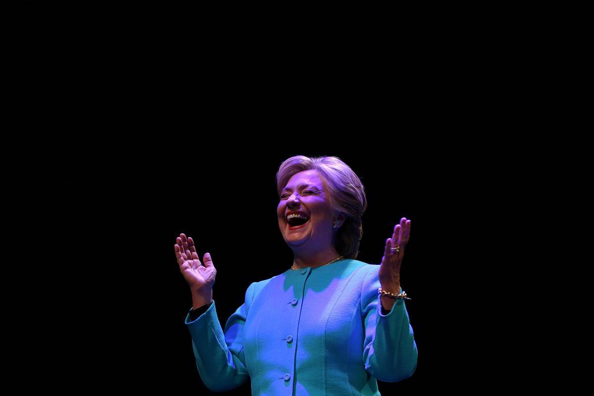 https://cdn.idntimes.com/content-images/post/20170109/clinton3-df4f1656ae9fc2269a58e561ef8927d1.jpg