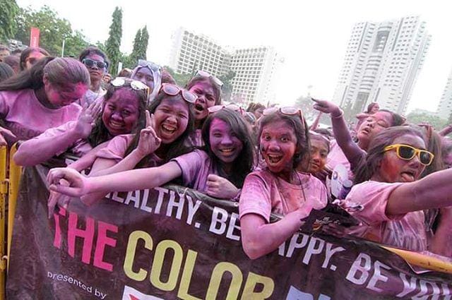 https://cdn.idntimes.com/content-images/post/20170312/color-run-jkt-2-f8f43513b85d85d496974463bb8d665a.jpg