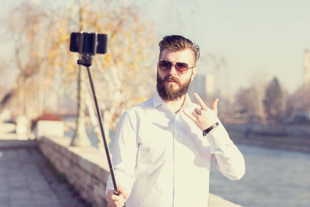 https://cdn.idntimes.com/content-images/post/20161015/como-funciona-el-palo-selfie-7ea2f5dd504765b04f7a1b5b2628b732.jpg