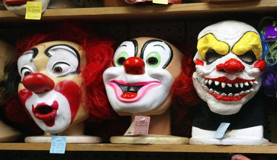 https://cdn.idntimes.com/content-images/post/20161010/creepy-clown-masks-costumes-sightings-fb2e9f01da4e9b9875736671774f5969.jpg