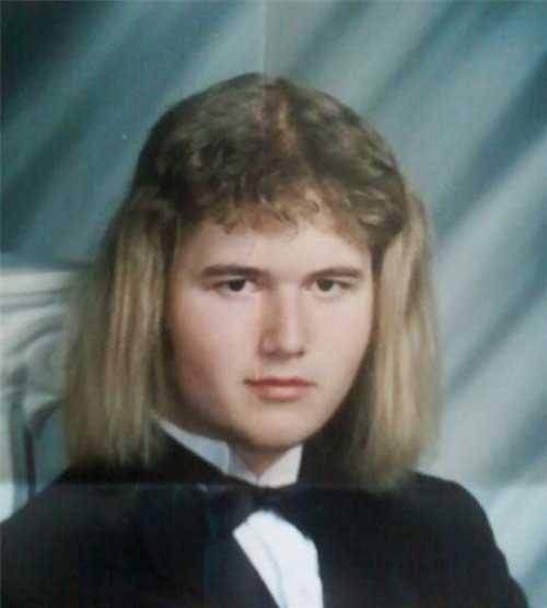 https://cdn.idntimes.com/content-images/post/20161126/curly-straight-bowtie-7ff0d31c42afd2626e925424f023d652.jpg