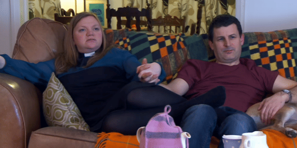 http://cdn.idntimes.com/content-images/post/old/d8980-Gogglebox---new-couple.png